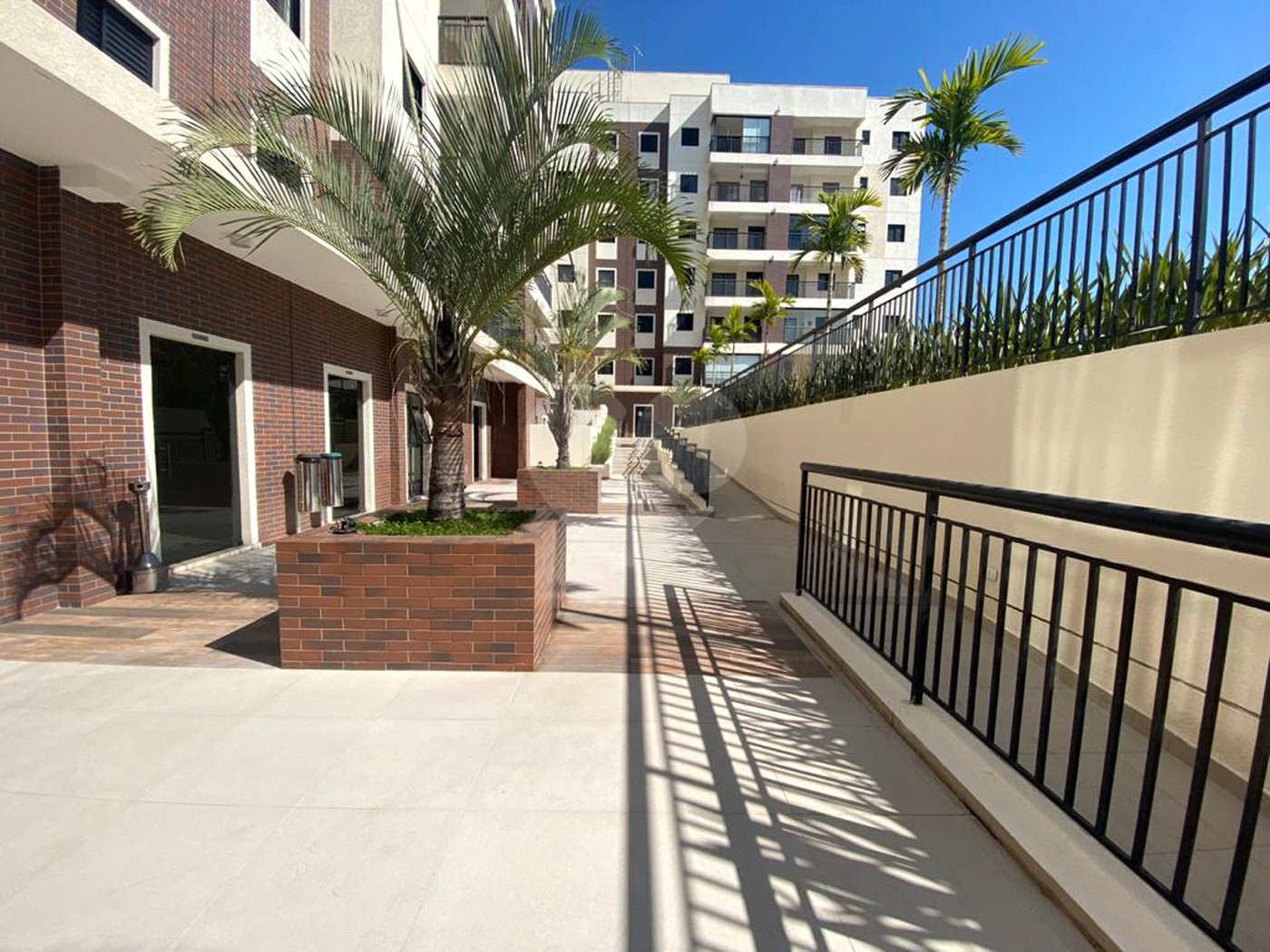Apartamento à venda ou para alugar com 2 quartos, sendo 1 suíte, em Condomínio Granja Viana Ii, Cotia, SP
