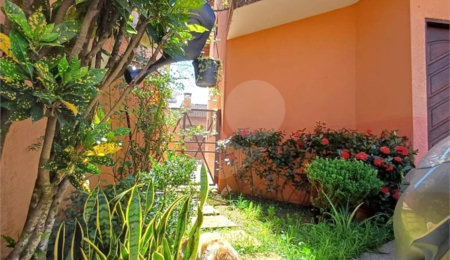 Casa à venda com 4 quartos, sendo 2 suítes,  em Vila Oliveira, Mogi das Cruzes, SP
