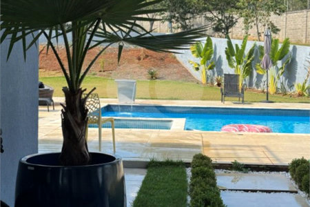 Casa à venda com 4 suítes no condomínio Fazenda Palmeiras Imperiais, Salto - SP