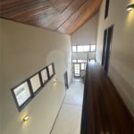 Casa à venda com 5 quartos, sendo 3 suítes, no condomínio Recanto das Palmeiras, Rio de Janeiro - RJ