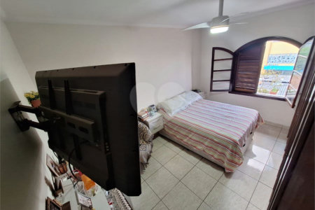 Sobrado à venda com 4 quartos, sendo 1 suíte, em Jardim Leonor Mendes de Barros, São Paulo, SP