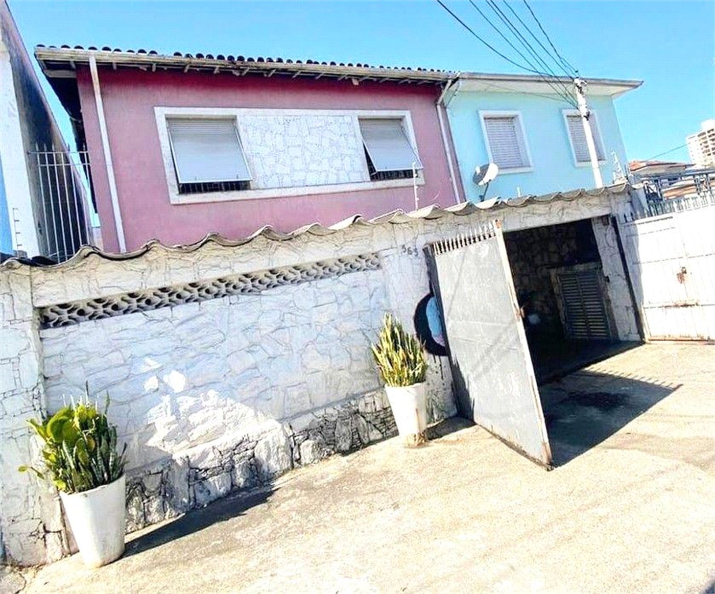 Casa à venda com 3 quartos, sendo 1 suíte, no condomínio Não Info, São Paulo - SP