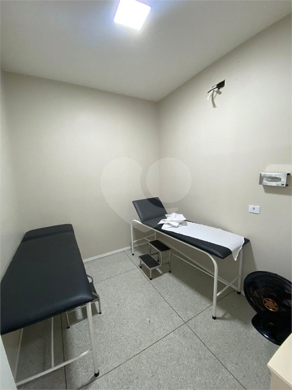 Salão para alugar em Vila Romanópolis, Ferraz de Vasconcelos, SP