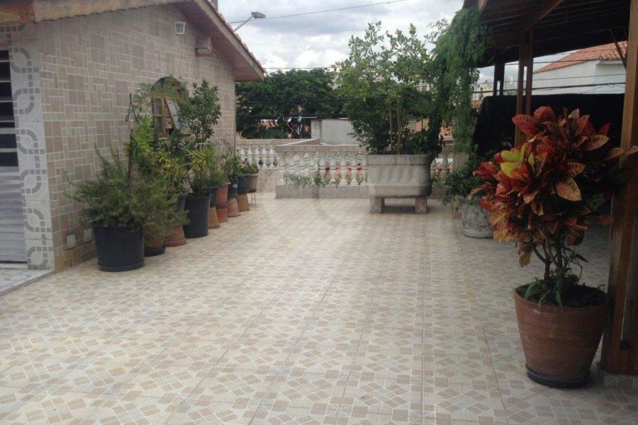 Casa à venda com 3 quartos, sendo 1 suíte, em Vila Romero, São Paulo, SP