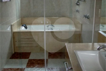 Sobrado à venda com 3 quartos, sendo 1 suíte, em Vila Antonina, São Paulo, SP