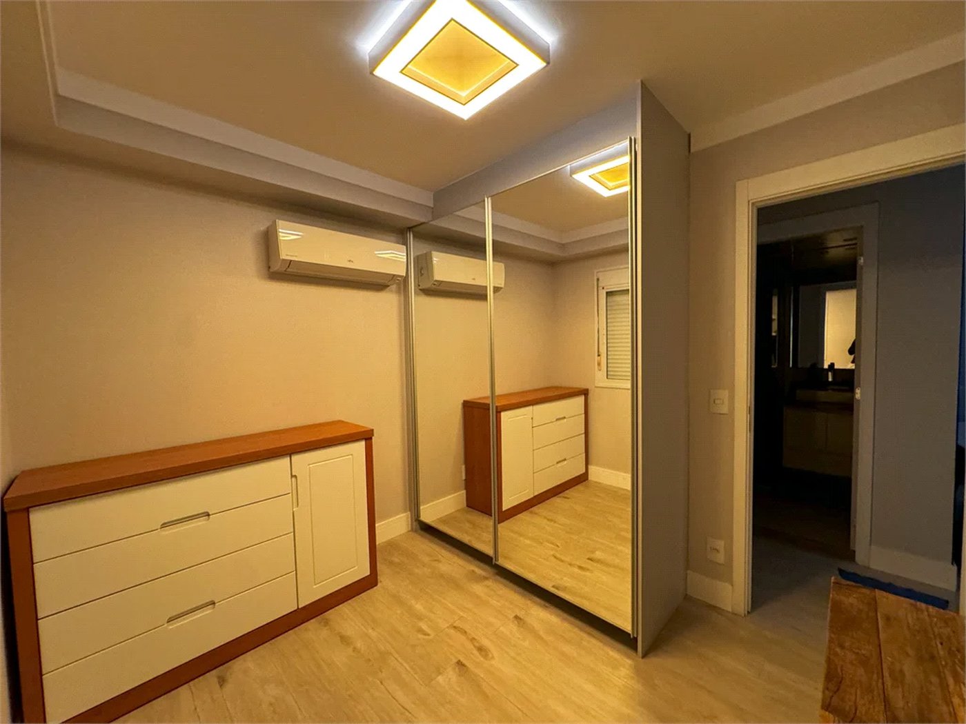 Apartamento à venda com 2 quartos, sendo 1 suíte,  em Jardim Vazani, São Paulo, SP