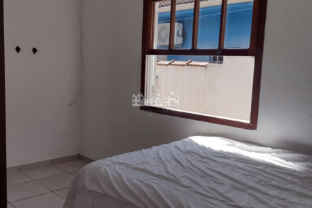 Casa à venda com 5 quartos no Centro de Atibaia/SP | Duas casas no mesmo terreno