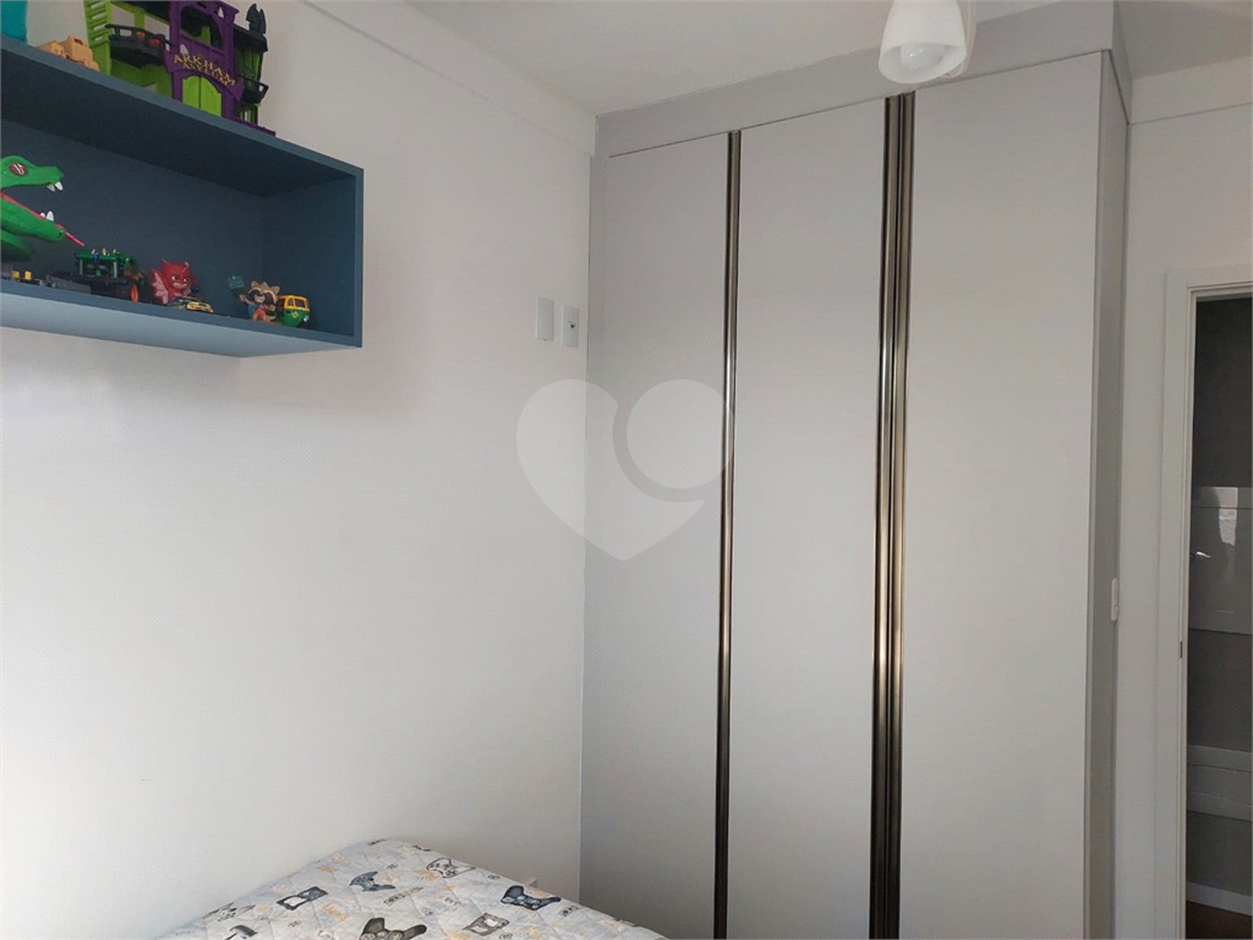 Casa à venda com 3 quartos, sendo 1 suíte, no condomínio Tirreno, Sorocaba - SP