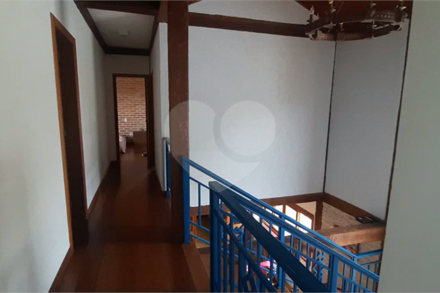 Casa à venda com 5 quartos, sendo 4 suítes, no condomínio Alpes da Cantareira, Mairiporã - SP