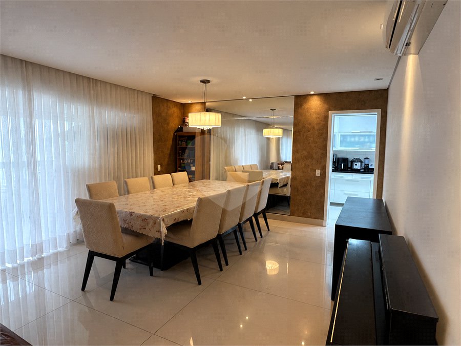Apartamento à venda com 3 suítes em Campo Belo, São Paulo, SP