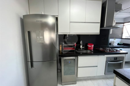 Apartamento à venda com 3 quartos, sendo 1 suíte, em Vila Hamburguesa, São Paulo, SP