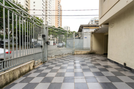 Sobrado à venda com 4 quartos, sendo 1 suíte, em Brooklin, São Paulo, SP
