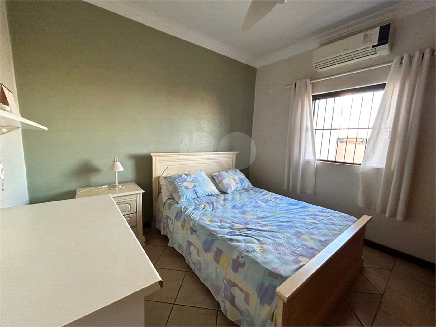 Sobrado à venda com 3 quartos, sendo 1 suíte,  em Parque dos Bandeirantes, Ribeirão Preto, SP