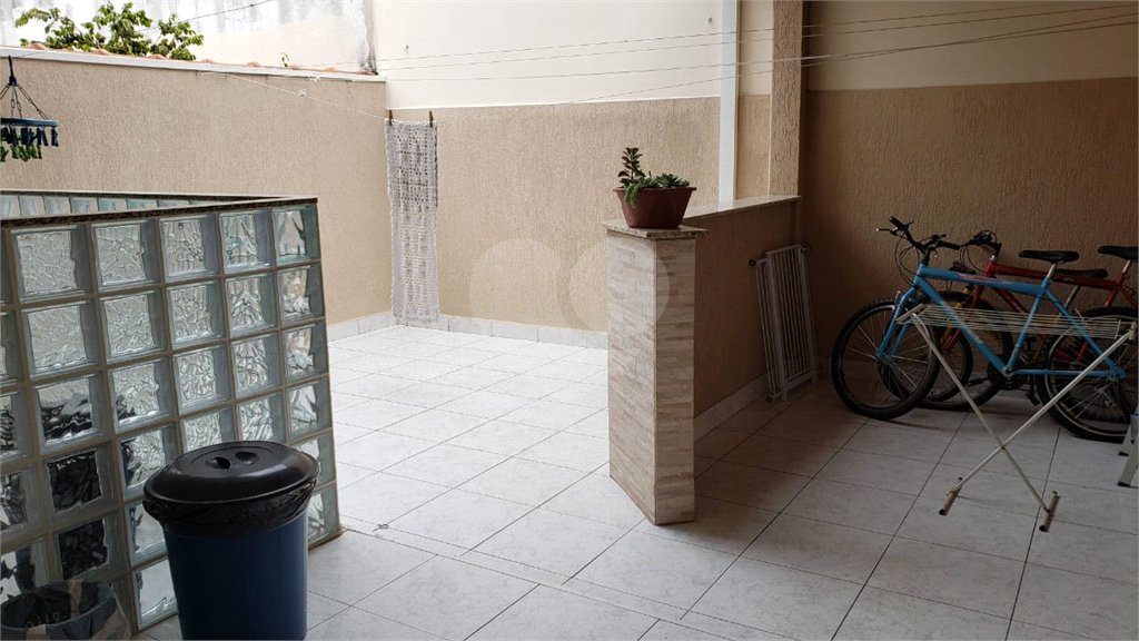 Sobrado à venda com 3 quartos, sendo 1 suíte, em Jardim Sul, São José dos Campos, SP