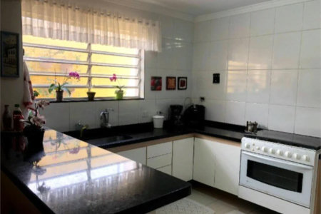 Sobrado à venda com 4 quartos, sendo 2 suítes, em Jardim Campo Limpo, São Paulo, SP