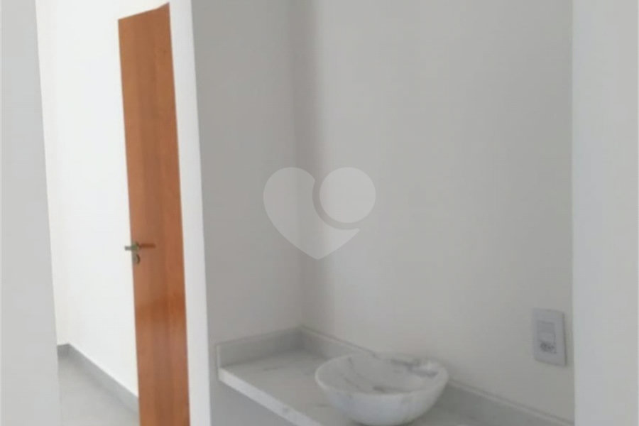Casa à venda com 2 quartos, sendo 1 suíte, no condomínio Figueira Garden, Atibaia - SP