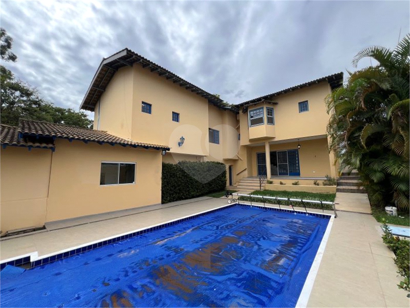 Casa à venda ou para alugar com 4 quartos, sendo 3 suítes, no condomínio Estância Marambaia, Vinhedo - SP