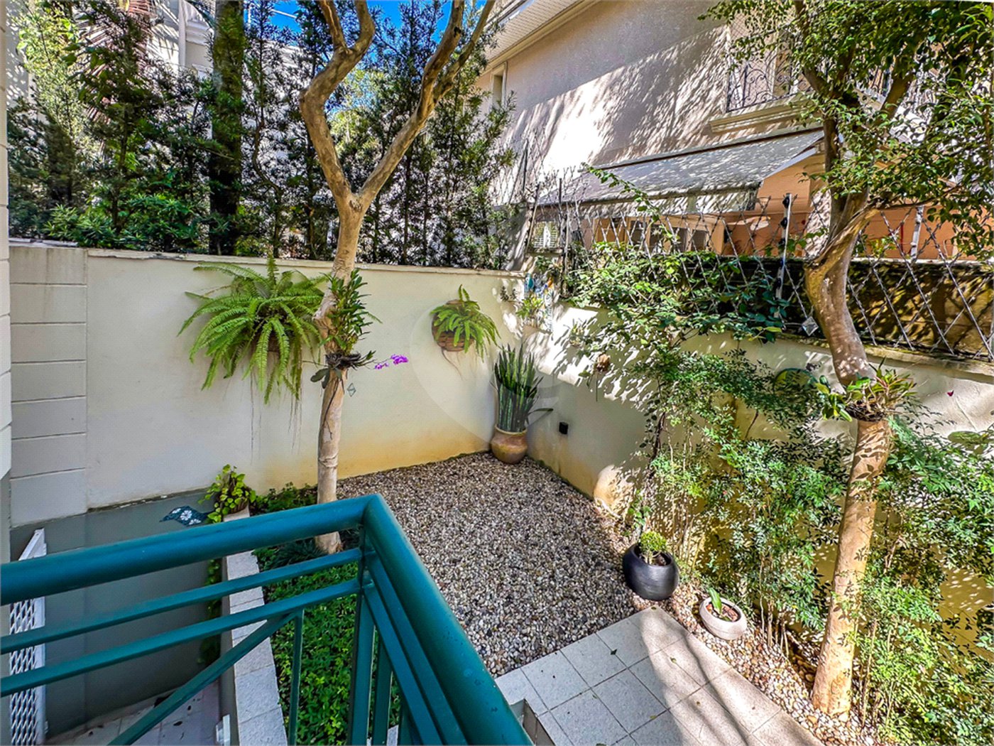 Casa à venda com 5 quartos, sendo 4 suítes, no condomínio Bounganville, São Paulo - SP