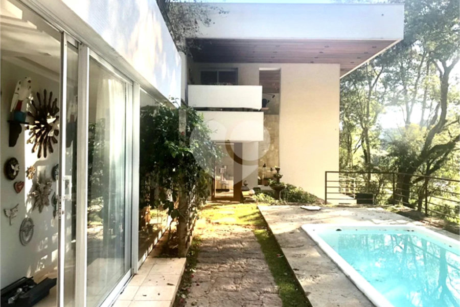 Casa à venda com 6 suítes no condomínio Alpes da Cantareira, Mairiporã - SP