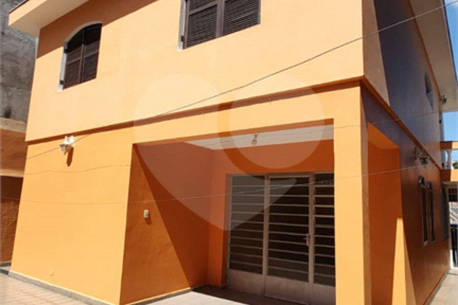Sobrado à venda com 3 quartos, sendo 1 suíte,  em Artur Alvim, São Paulo, SP