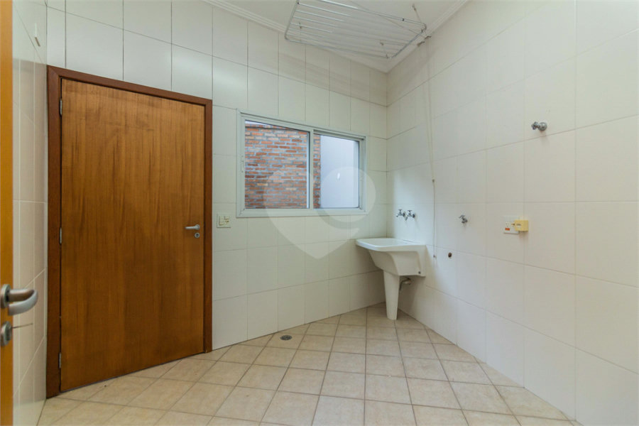 Sobrado à venda com 4 quartos, sendo 3 suítes,  em Tremembé, São Paulo, SP