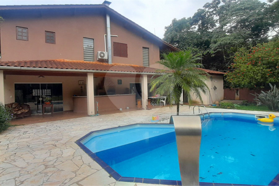 Casa à venda com 3 suítes no condomínio Chacarás Bela Vista, Mairiporã - SP