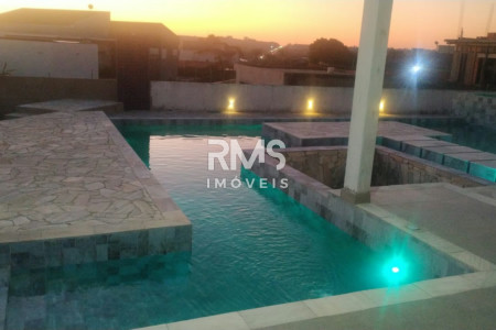 Casa à venda ou para alugar com 3 quartos, sendo 1 suíte,  no condomínio Terras de Mont Serrat, Salto - SP