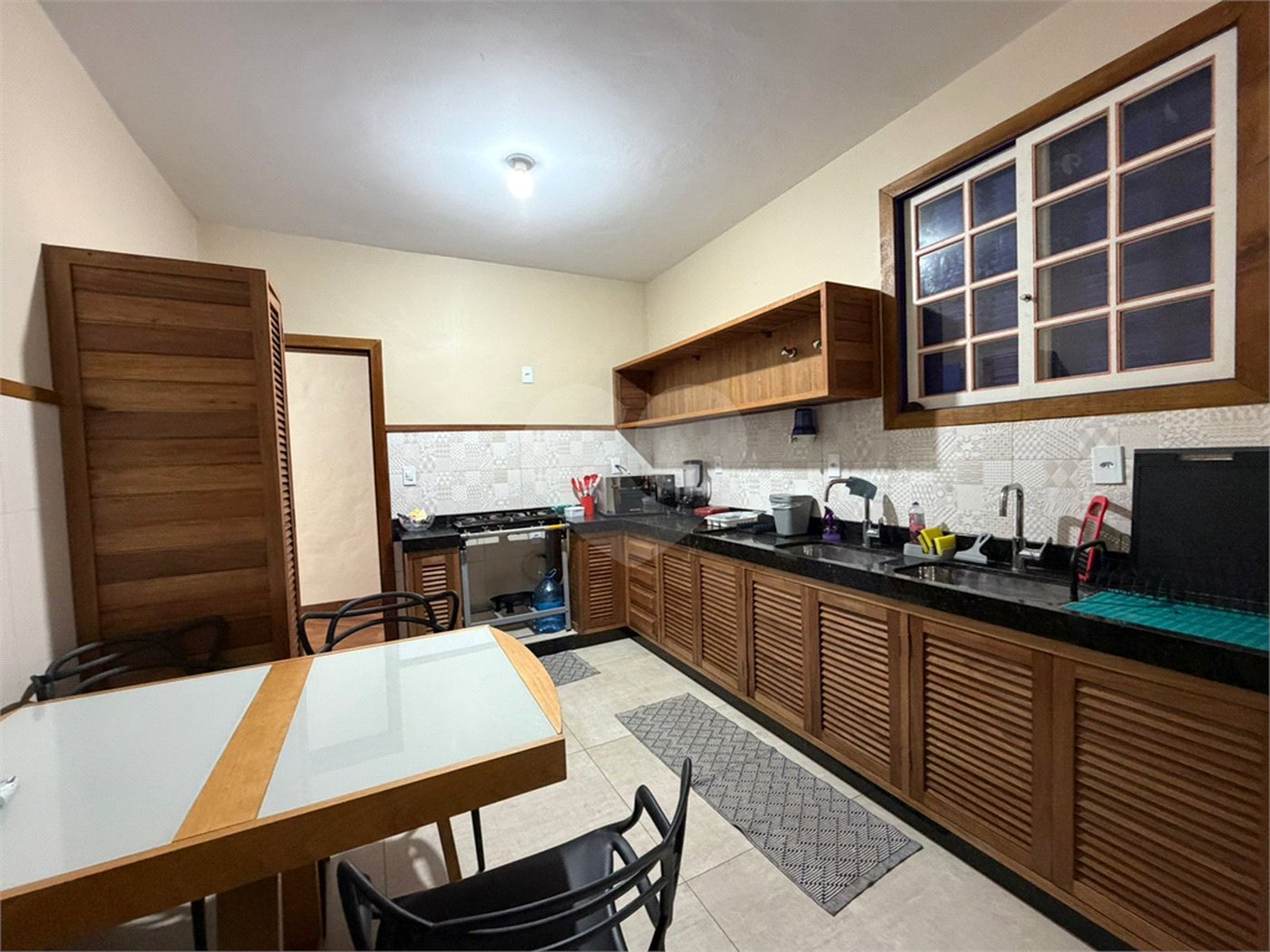 Casa à venda com 4 quartos, sendo 2 suítes, em Ogiva, Cabo Frio, RJ