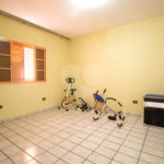 Sobrado à venda com 5 quartos, sendo 1 suíte,  em Jardim Villaça, São Roque, SP