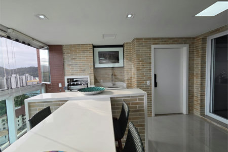 Apartamento à venda com 4 quartos, sendo 2 suítes, em Enseada, Guarujá, SP