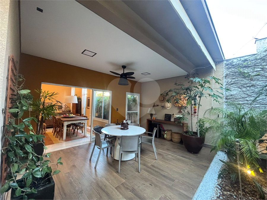 Casa à venda com 3 suítes no condomínio Residencial Chácara Ondina, Sorocaba - SP