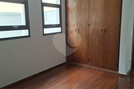 Casa à venda com 4 quartos, sendo 2 suítes,  em Jardim Marajoara, São Paulo, SP