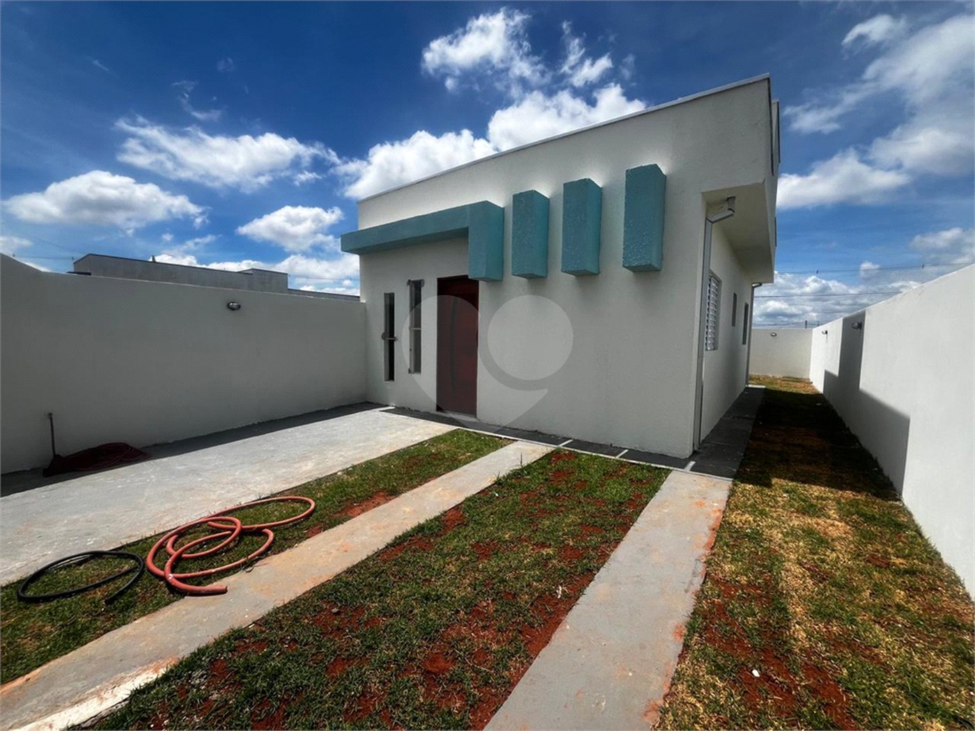 Casa à venda com 2 quartos em Parque Itapê, Itapetininga, SP