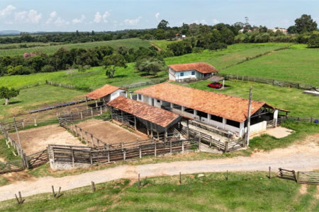 Chácara à venda com 3 quartos, sendo 1 suíte, em Cercadinho, Alambari, SP