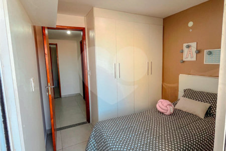 Casa à venda com 4 quartos, sendo 1 suíte, no condomínio Imperial Santa Cruz, Rio de Janeiro - RJ