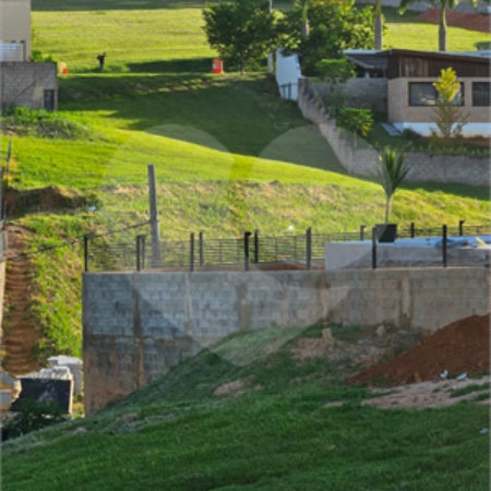 Terreno à venda com 1 suíte no condomínio Santa Teresa 1, Vinhedo - SP
