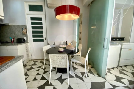 Apartamento à venda com 3 quartos, sendo 1 suíte, em Copacabana, Rio de Janeiro, RJ