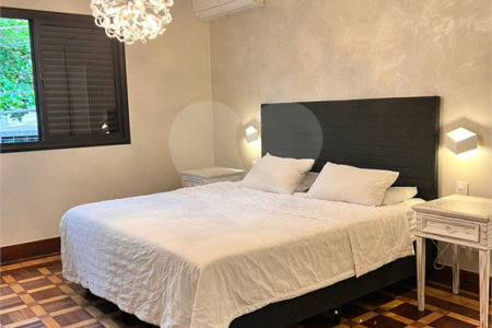 Sobrado à venda com 5 quartos, sendo 2 suítes, em Vila Inah, São Paulo, SP
