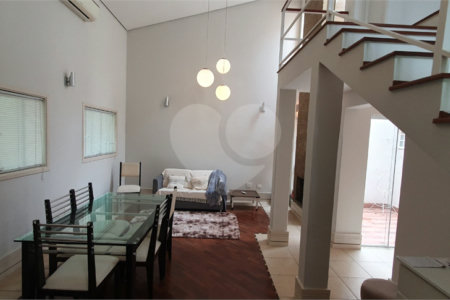 Casa à venda com 4 quartos, sendo 3 suítes, no condomínio Vila Inglesa, Sorocaba - SP