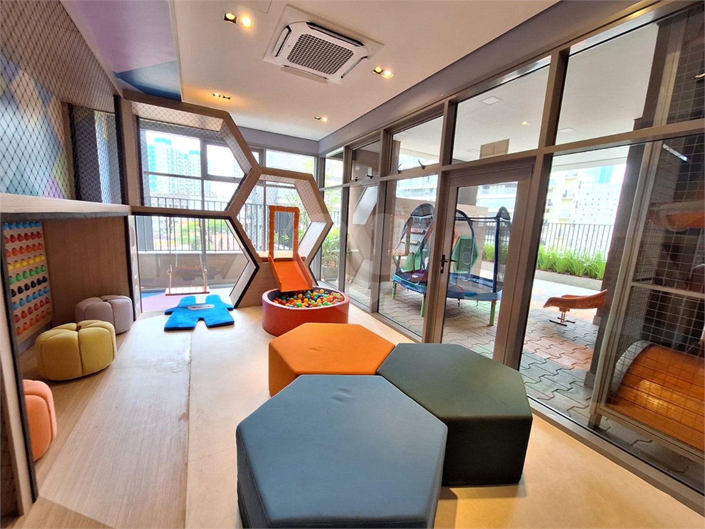 Apartamento à venda com 3 suítes em Sumarezinho, São Paulo, SP
