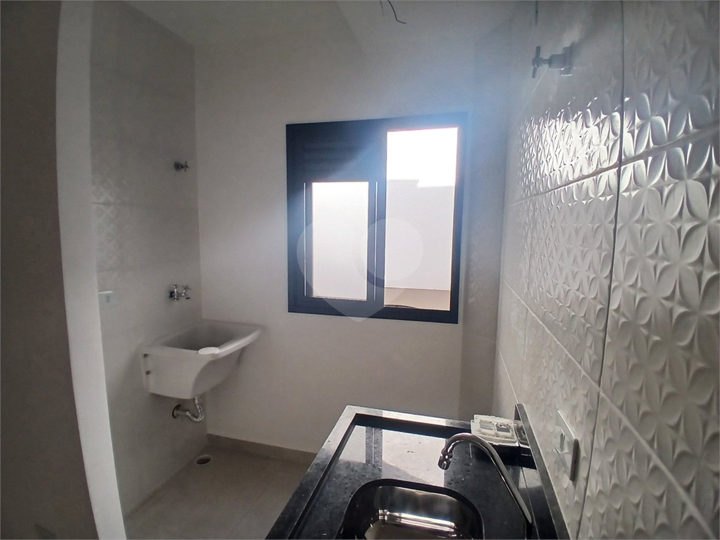 Casa à venda com 1 quarto no condomínio Sintra, São Paulo - SP