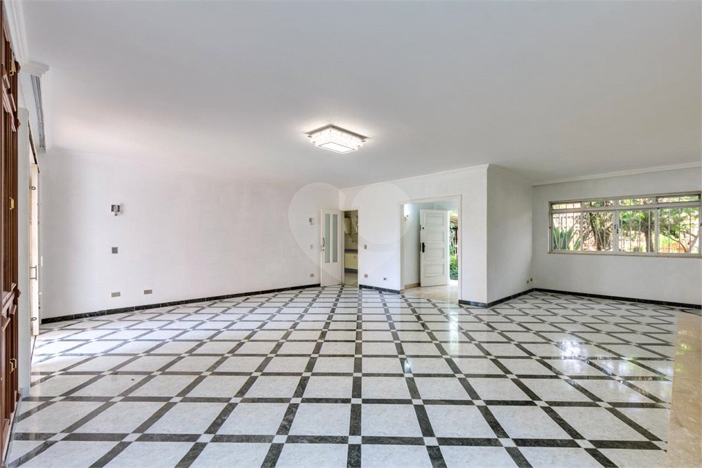 Casa Térrea à venda com 3 quartos, sendo 1 suíte, em Interlagos, São Paulo, SP