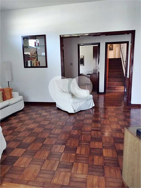 Sobrado à venda com 4 quartos, sendo 1 suíte, em Tremembé, São Paulo, SP