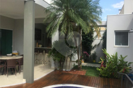 Casa à venda com 3 suítes no condomínio Jardim Vila Paradiso, Indaiatuba - SP