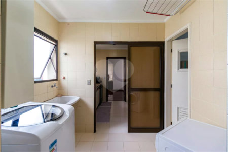 Apartamento à venda com 4 quartos, sendo 3 suítes, em Vila Andrade, São Paulo, SP