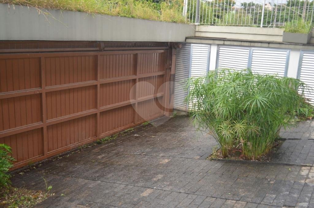 Sobrado à venda com 4 quartos, sendo 3 suítes, em Parque Edu Chaves, São Paulo, SP