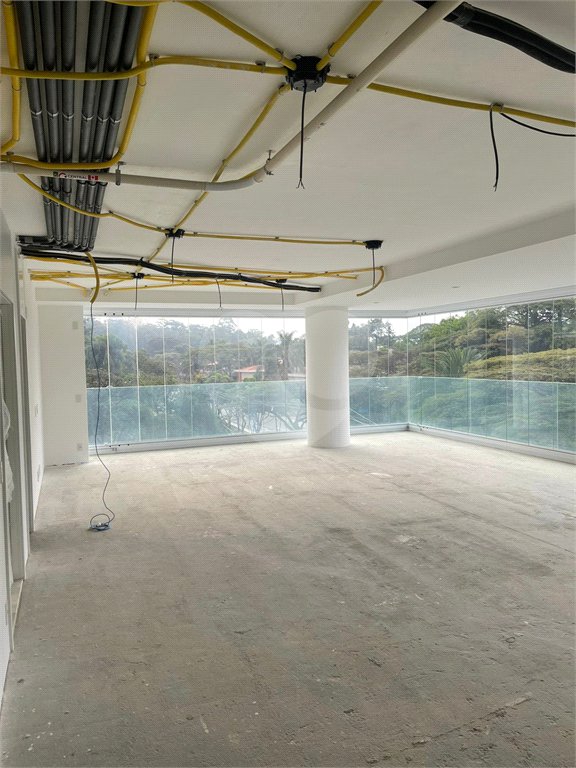 Apartamento à venda com 3 suítes em Moema, São Paulo, SP