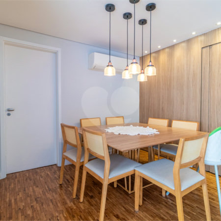 Apartamento à venda com 3 quartos, sendo 1 suíte, em Moema, São Paulo, SP