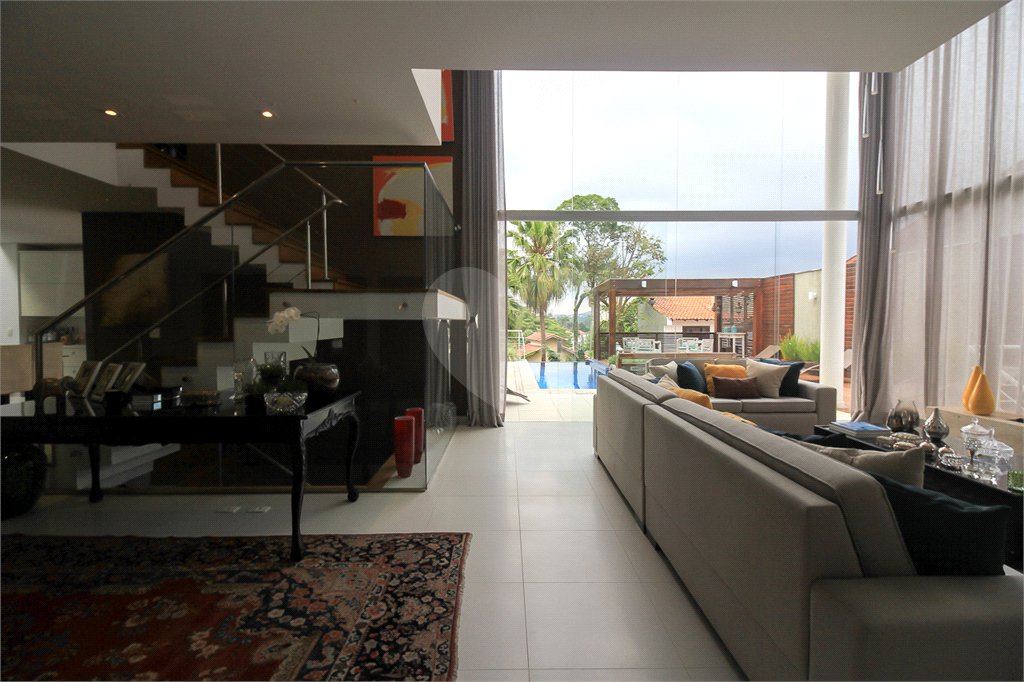 Sobrado à venda com 4 suítes em Tremembé, São Paulo, SP