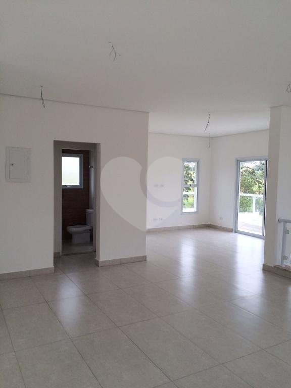 Casa à venda com 4 suítes no condomínio Santa Maria, Cotia - SP